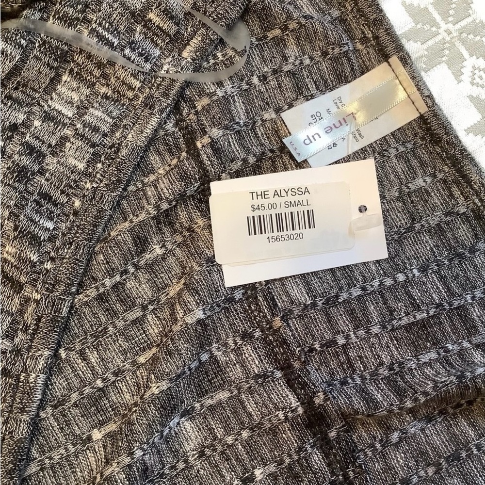 Line Up Top Women’s Size Small Knit Cross Over Grey - Picture 11 of 14